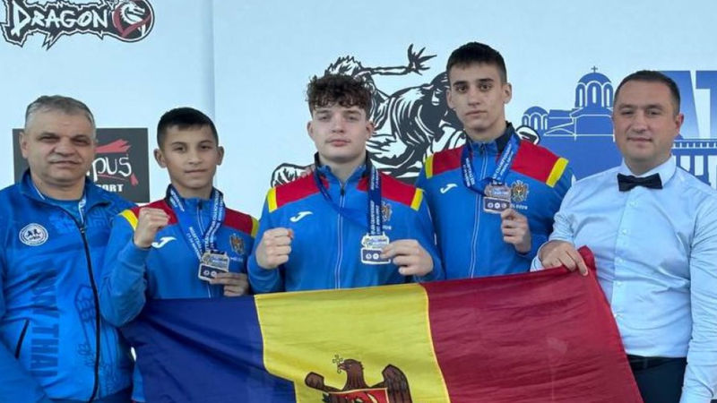 Trei sportivi moldoveni, medaliați cu aur și bronz la Campionatul European de Muaythai.