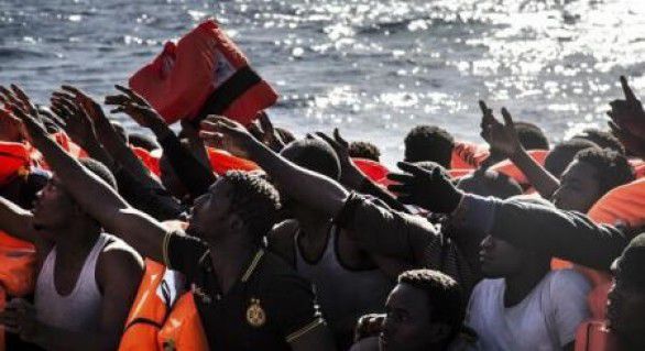 Aproape 10 mii de migranți, salvați în largul Libiei într-un an.