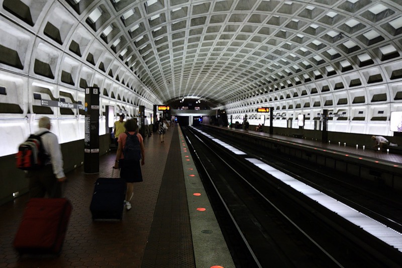 В столице США женщина родила мальчика на платформе метро. Фото: u-metro.livejournal.com