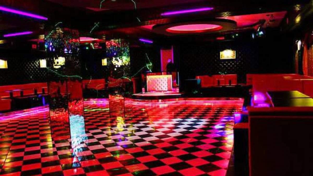 Club de fițe în Puhoi. Primarul: Mi-am petrecut tinerețea în discoteci. Foto: facebook.com