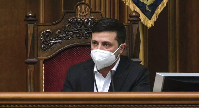 Зеленский подписал закон о запуске рынка земли на Украине.
