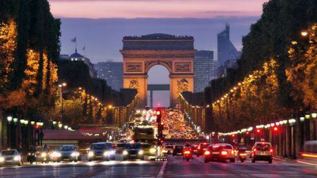 Startup-ul francez Glowee plănuieşte să folosească bacterii bioluminiscente pentrua ilumina spaţiile publice din Paris.