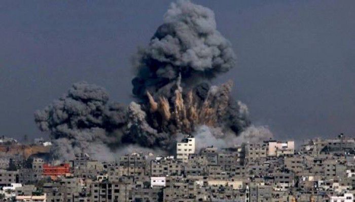 Un bombardier al Franţei a bombardat poziţii ale Statului Islamic Raqqa, Siria.