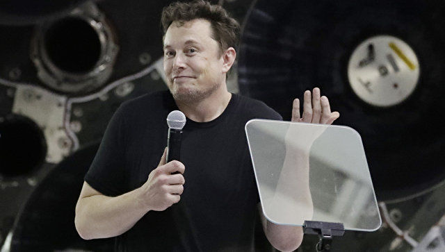 Маск показал бюджетную версию Tesla Model 3.