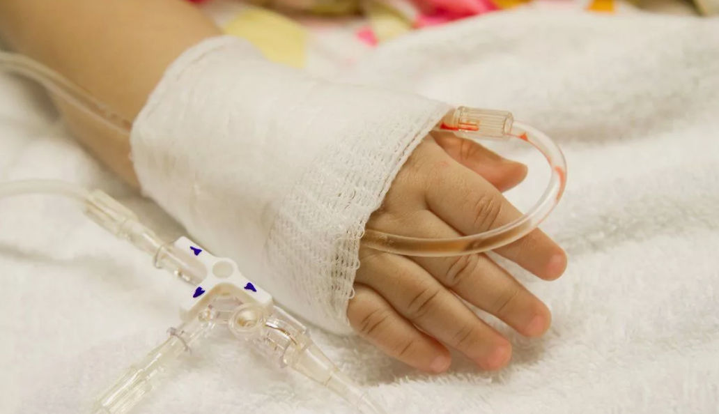 Un copil de doi ani din Moldova a murit după ce a căzut într-o piscină în Italia.