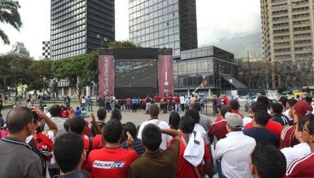 De ce la ei se poate? Și la ei este corupție în fotbal, sunt probleme pe alocuri identice, dar cultura sportivă este alta. 