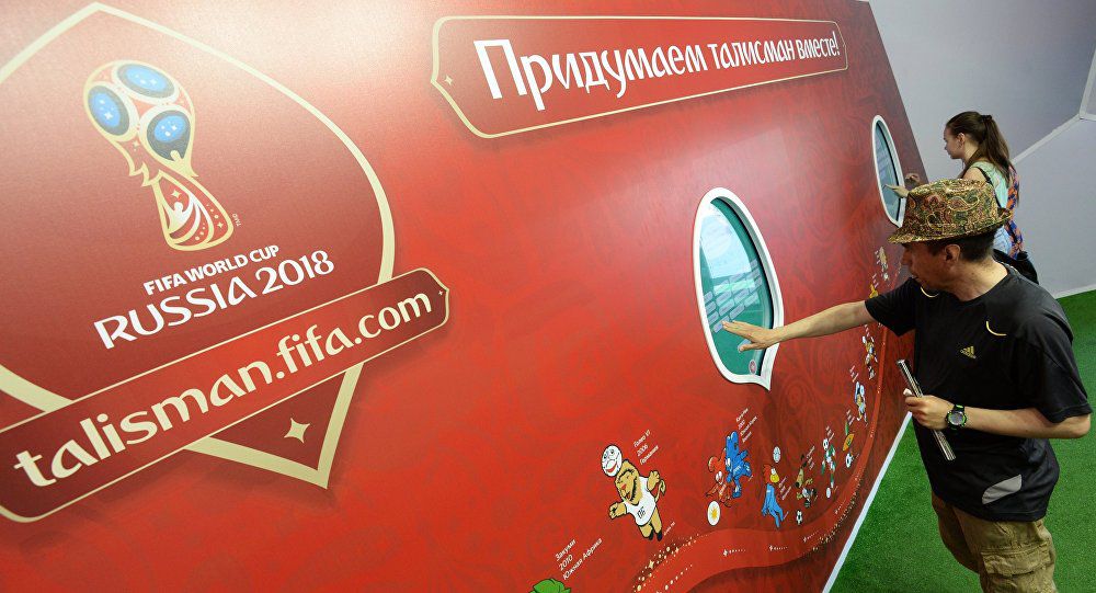 Главными атрибутами будущего талисмана россияне считают футбольный мяч и бутсы.