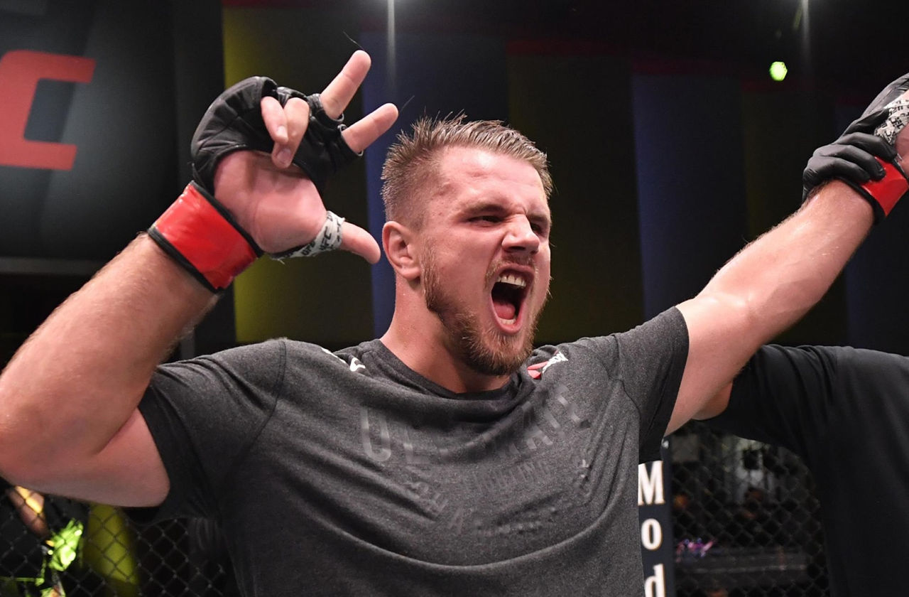 Победа Романова в UFC вошла в топ лучших в уходящем году.