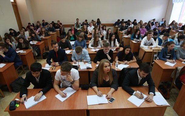 Согласно постановлению Кабмина, документ облегчает требования для получения ученых званий для лиц с инвалидностью первой группы. 