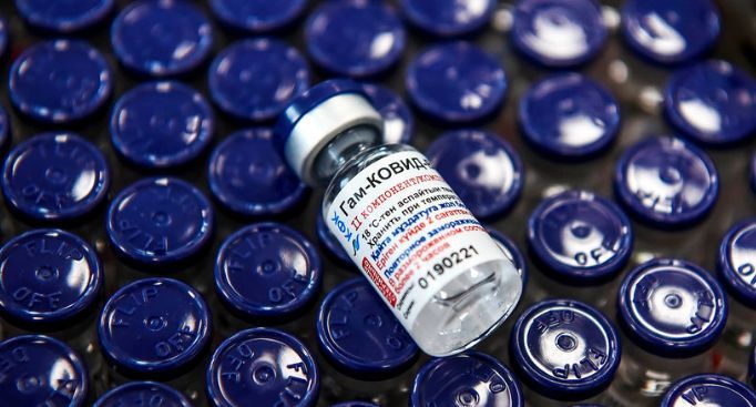 Институт им. Гамалеи ответил заразившемуся после вакцинации Фернандесу.