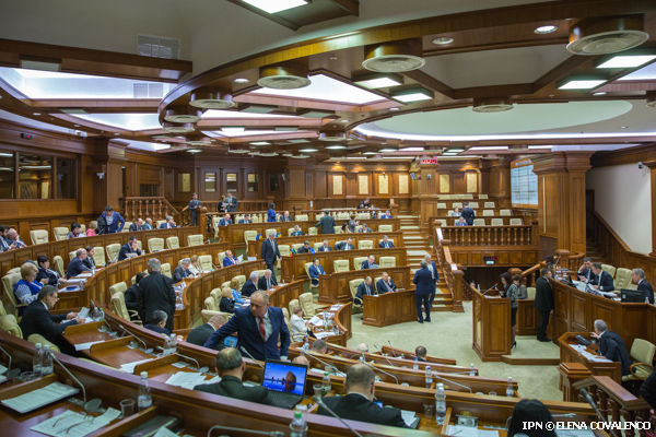 Deputații nu au acceptat audieri privind furtul miliardului