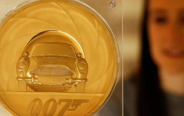 Monedă uriașă de aur dedicată lui James Bond: Cântărește 7 kg