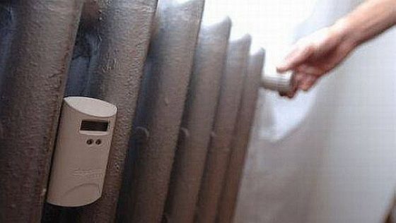 Se vor putea încălzi din conductele Termocom doar locuitorii blocurilor fără datorii. Foto: ziare.com