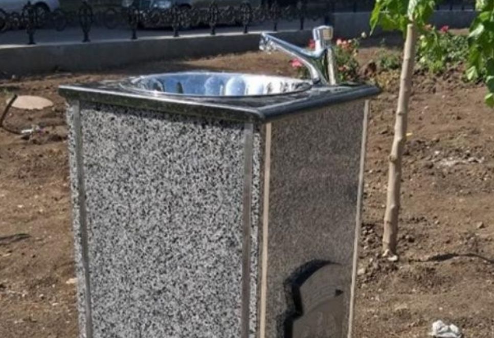 В столичном секторе Рышкановка появился фонтанчик с питьевой водой.