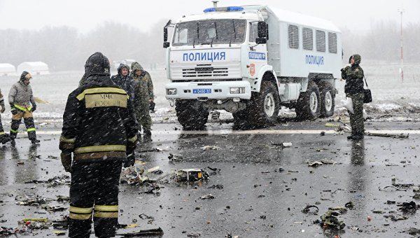 Следственный комитет рассматривает три основные версии крушения: техническая неисправность, сложные погодные условия, ошибка экипажа.