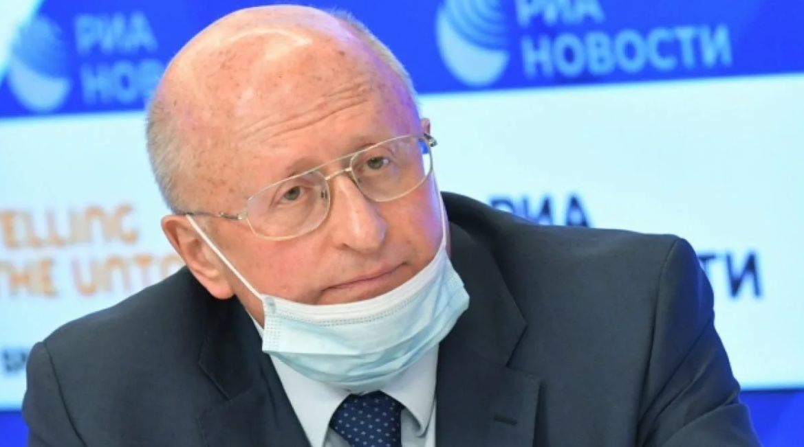 Вирусолог поспорил с Гинцбургом о стопроцентном способе защиты от COVID.