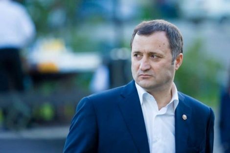 Centrul Național Anticorupție nu a găsit bani în urma perchezițiilor efectuate la domiciliul fostului  premier Vlad Filat și nici la părinții acestuia.