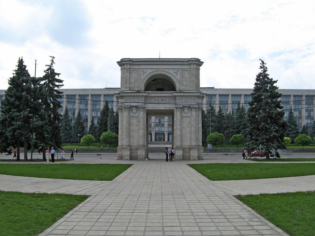 Арку построили 170 лет назад.