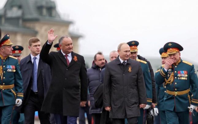 Igor Dodon a menţionat că îşi doreşte relaţii bune atât cu UE, cât şi cu Rusia. 