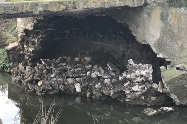 В Вулканештах потоки воды почти разрушили автомобильный мост.