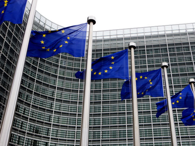 Еврокомиссия продолжает расследование в отношении банков Credit Agricole, HSBC, JPMorgan, брокерской компании ICAP.