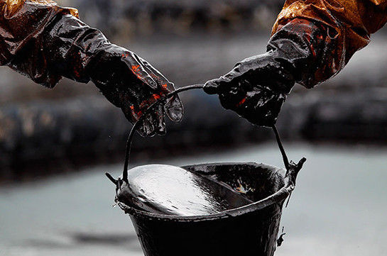 Цена на нефть Brent упала ниже $67 впервые с апреля.