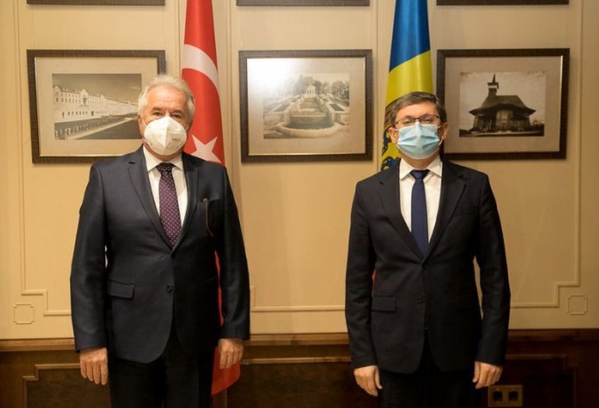 Спикер Игорь Гросу принял посла Турции в Кишиневе.