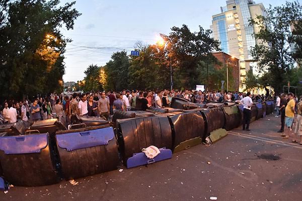 В Ереване сейчас 39 градусов жары.