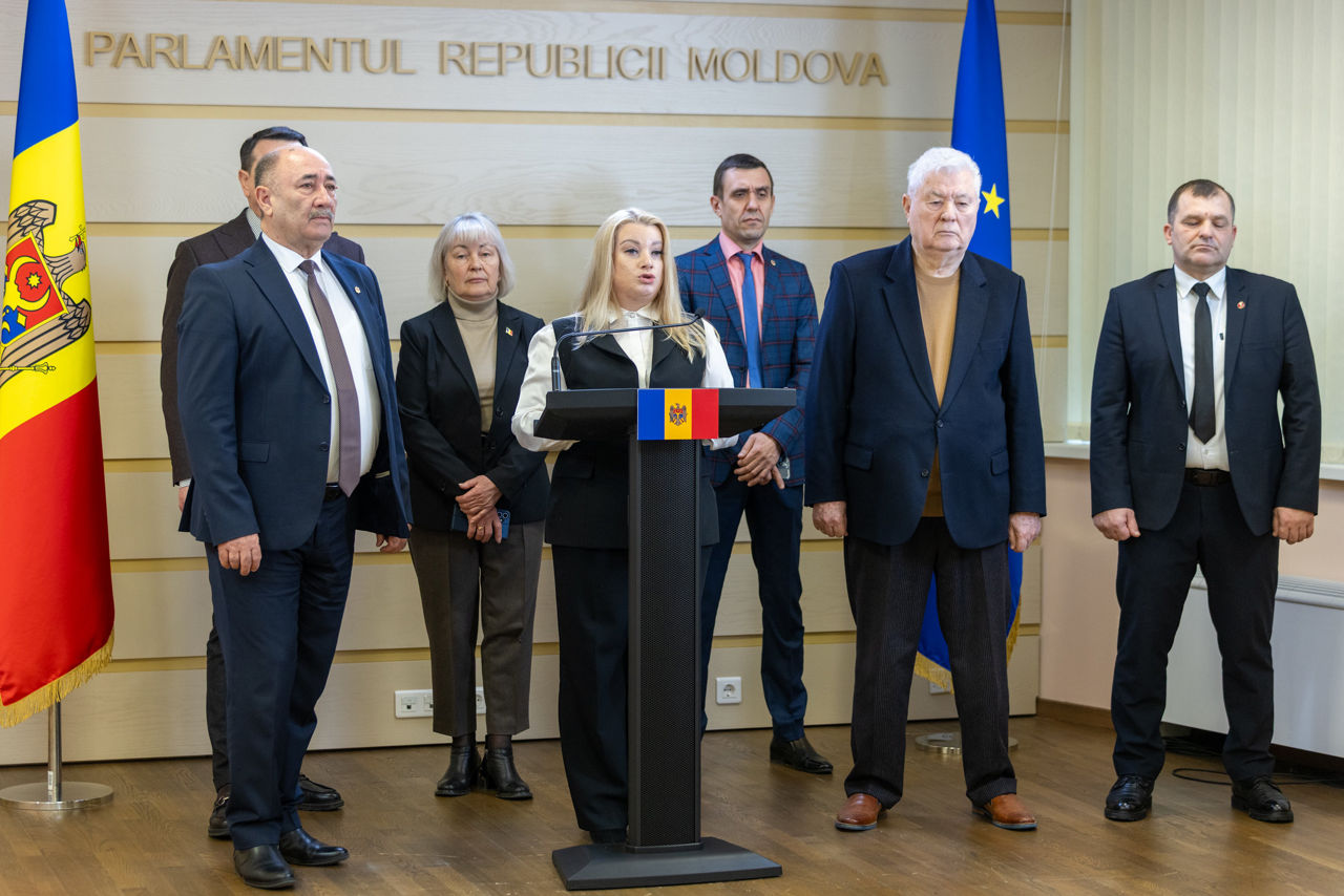 Comuniștii au părăsit sala de ședințe a Parlamentului: Au acuzat PAS de speculații privind războiul din Ucraina.