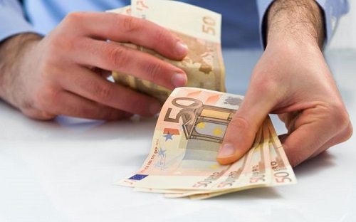 Прокурор вымогал у него сумму в размере 1000 евро в обмен на прекращение дела об ограблении, в котором фигурируют он и его сожительница.