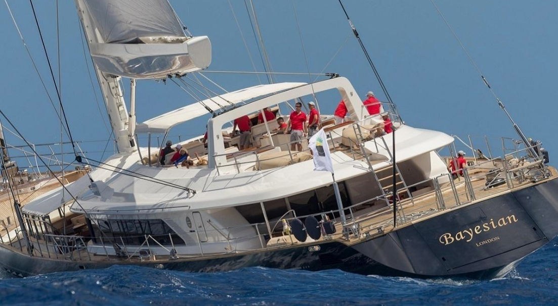 Naufragiul iahtului în apropiere de coastele Siciliei: Salvatorii se îndoiesc că cei dispăruți sunt în viață.