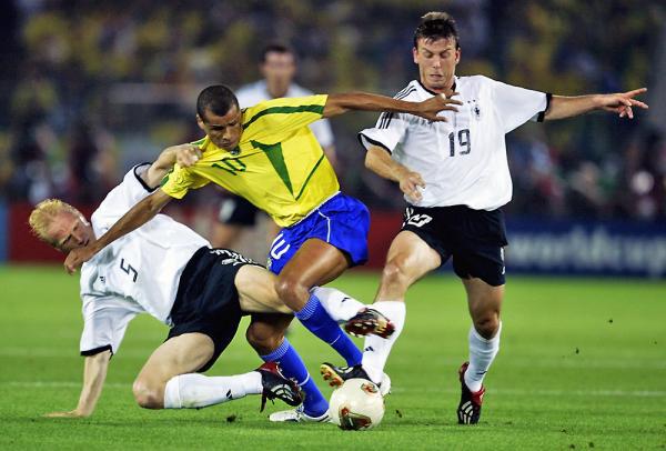 După două zile de pauză, Campionatul Mondial revine cu prima semifinală, Germania-Brazilia.