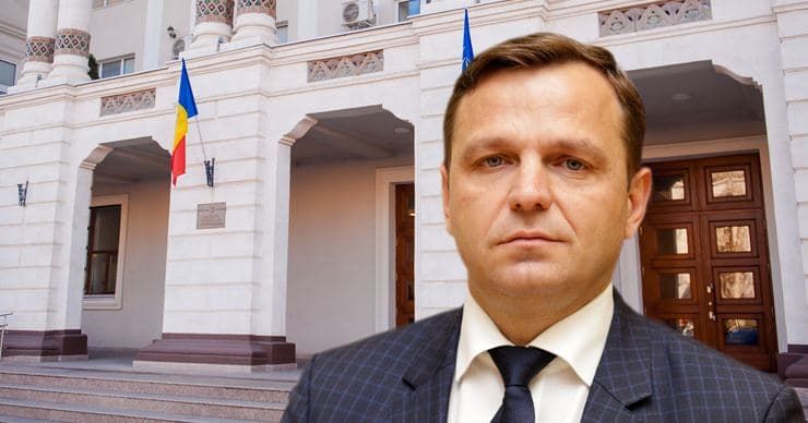 Нэстасе на вопрос об участии в конкурсе на пост генпрокурора: С удовольствием. Коллаж: Point.md