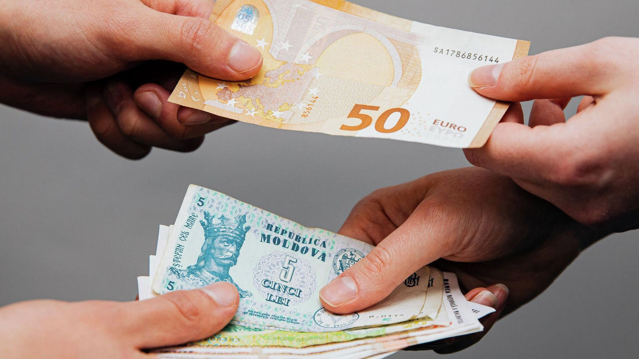 Cum sunt calculate pensiile moldovenilor care au lucrat în străinătate.