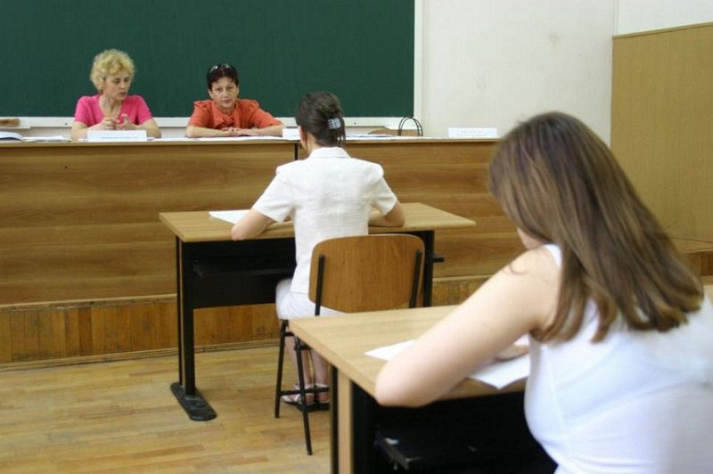 Преподаватели, которые потребуют дополнительные средства от учеников или их родителей, рискуют оказаться под вниманием сотрудников Национального антикоррупционного центра.