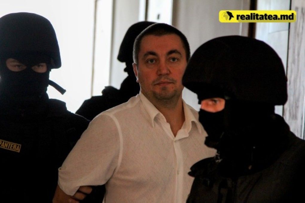 Nu i se permite acceseul în sala de judecată. Foto:realitatea.md