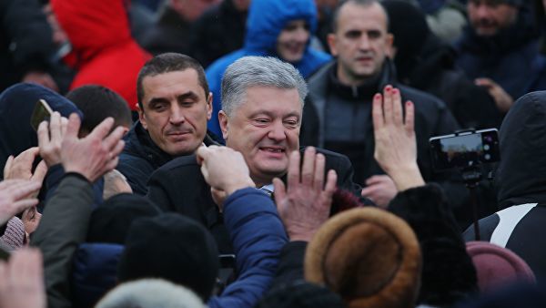 В Раде рассказали, кого Порошенко может победить во втором туре.