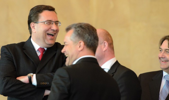 "Plahotniuc și-a întărit pozițiile, iar guvernare este a lui mai mult decât era până acum", a declarat Mocanu.