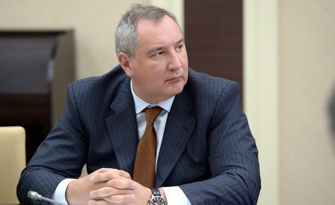 Рогозин написал песню о "настоящих женщинах".