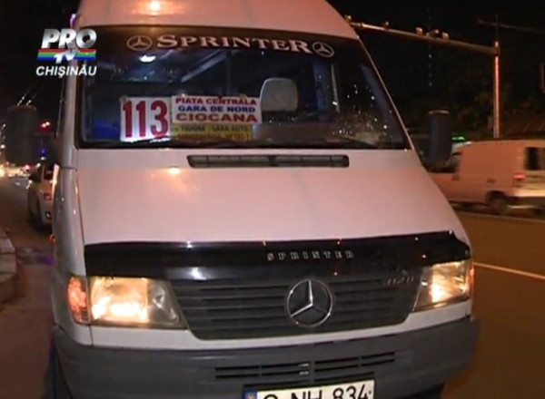 Un nou accident cu implicarea unui microbuz de ruta s-a produs cu putin timp in urma in capitala.
