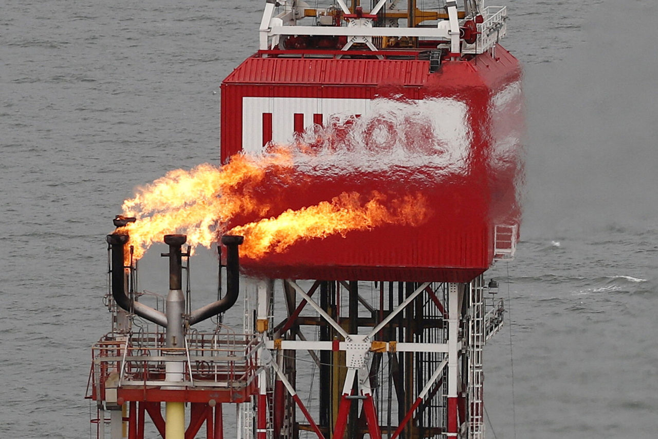  Marea Britanie a scos de sub sancțiuni două filiale bulgare ale Lukoil.