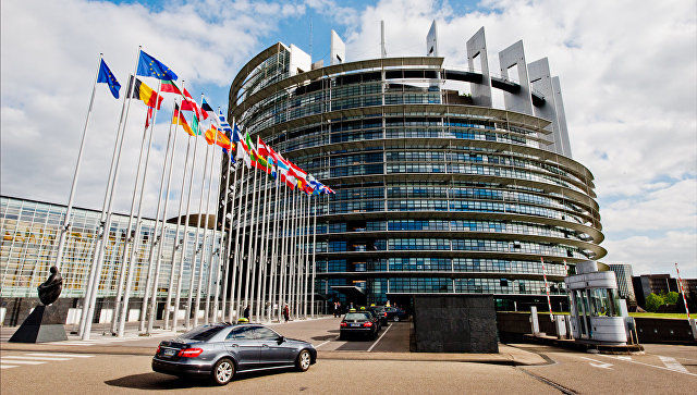 Европарламент одобрил торговое соглашение с Канадой.