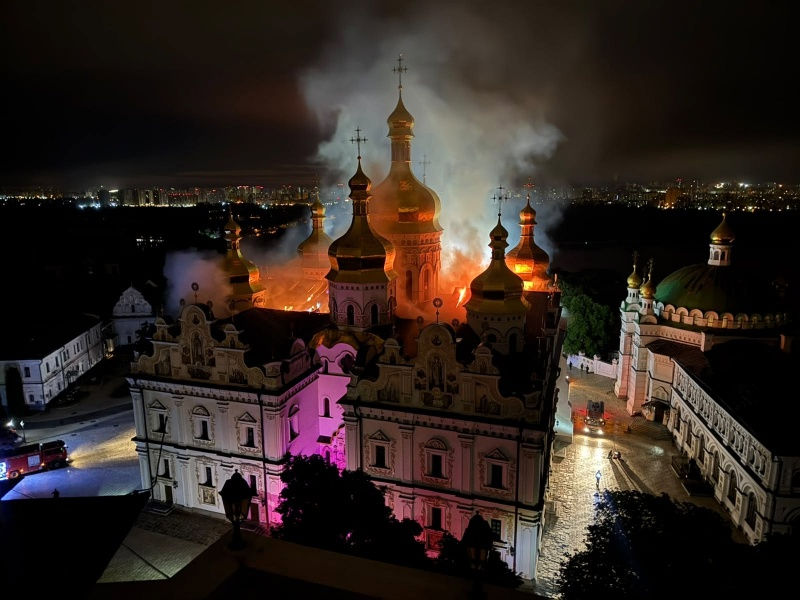 Incendiu la Mănăstirea Lavra Pecerska din Kiev în urma unui atac.