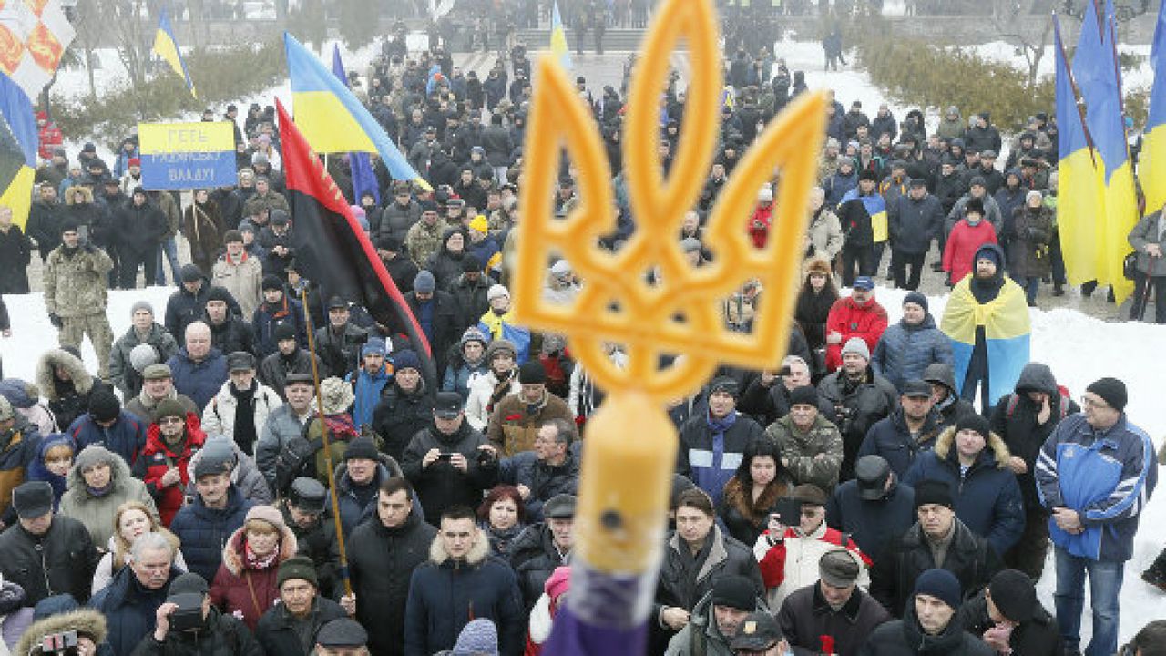 Protest în Kiev: Circa 300 de oameni cer demisia președintelui