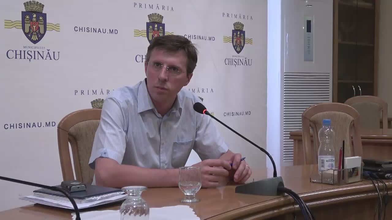 PPEM, îngrijorată că Chirtoacă a trecut conturile angajaților Primăriei la Moldindconbank. Foto: privesc.eu