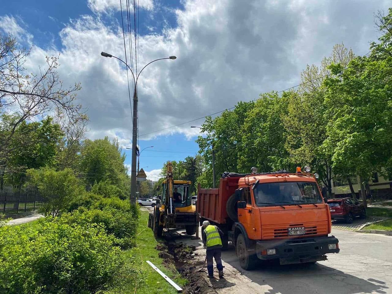 В столичном секторе Ботаника идёт ремонт улицы Теилор.