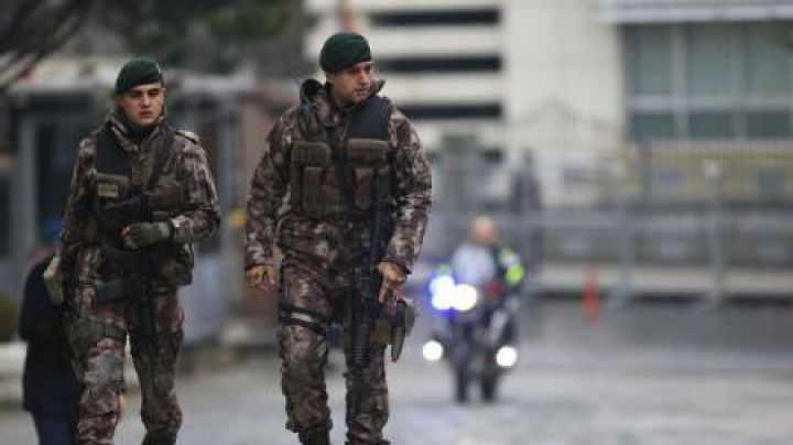 O rachetă a căzut în apropierea sediului Poliției din Istanbul. Foto: agerpres.ro