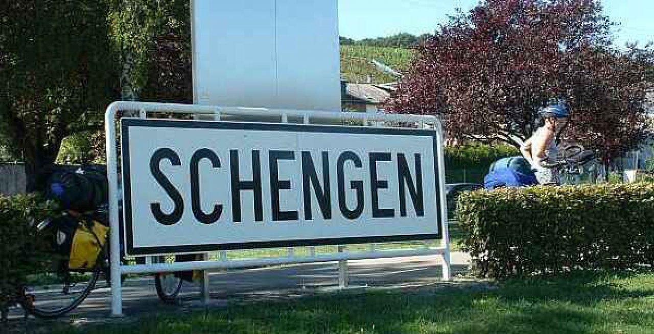 Comisia Europeană va formula un plan de reformare a sistemului Schengen, pe fondul riscului terorist. Foto: reteauadestiri.ro