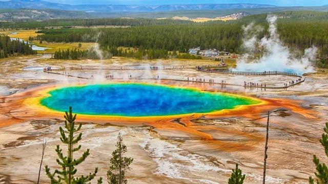 Ученые зафиксировали аномальную активность в Йеллоустоне.