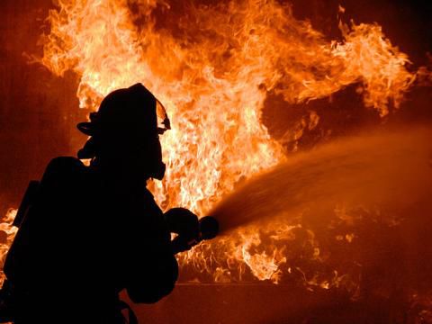 Incendiu la Bălți: Un bărbat, găsit mort în apartament